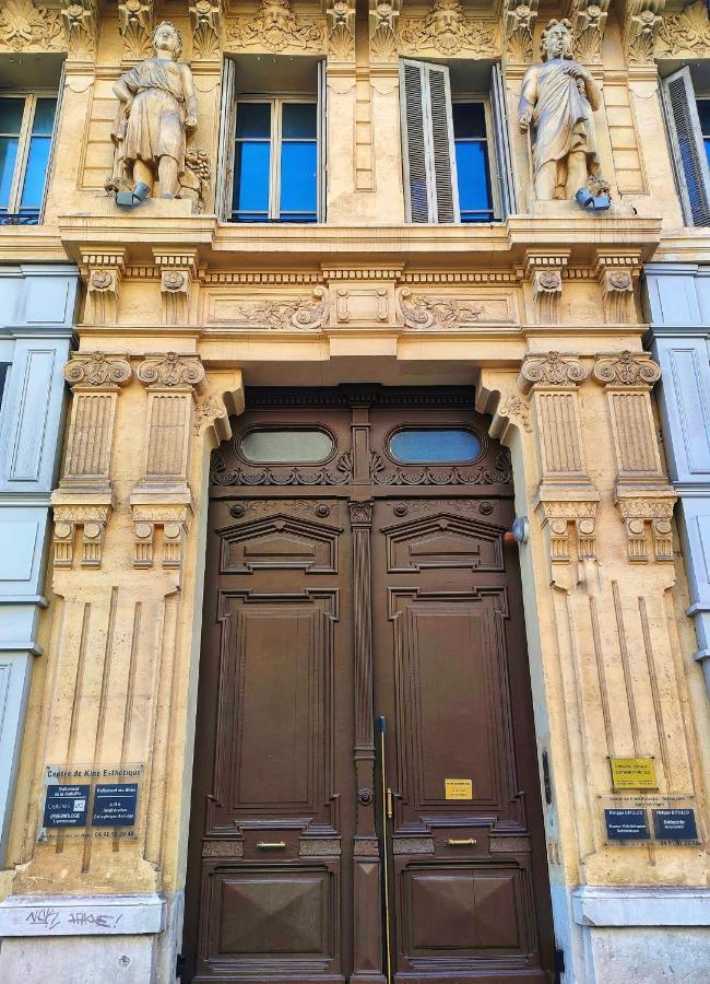Appartemment Rue De La Republique, Joli Et Moderne Au Coeur Du Centre Marseille Exterior photo