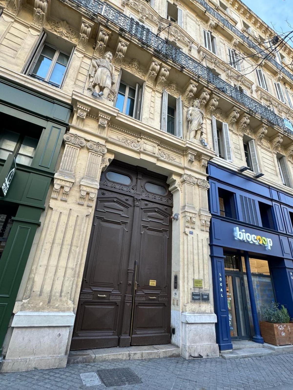Appartemment Rue De La Republique, Joli Et Moderne Au Coeur Du Centre Marseille Exterior photo